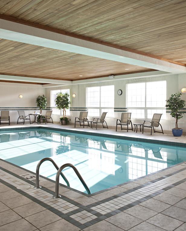 Country Inn & Suites By Radisson, Calgary-Northeast Dış mekan fotoğraf