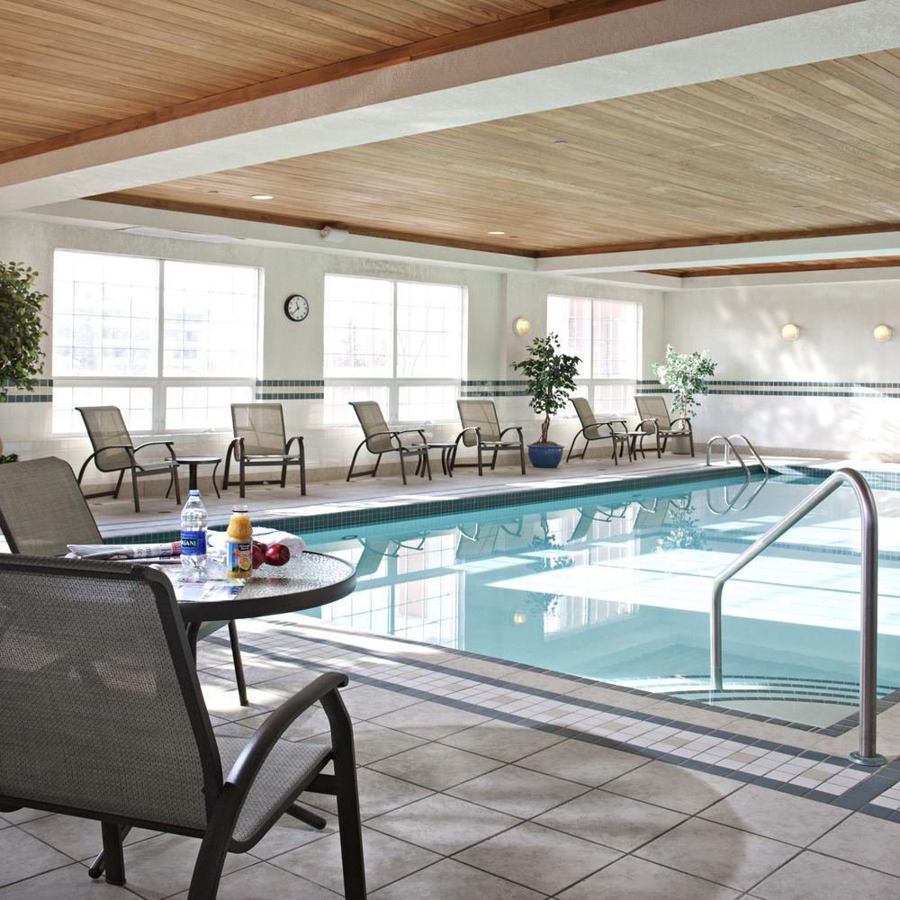 Country Inn & Suites By Radisson, Calgary-Northeast Dış mekan fotoğraf