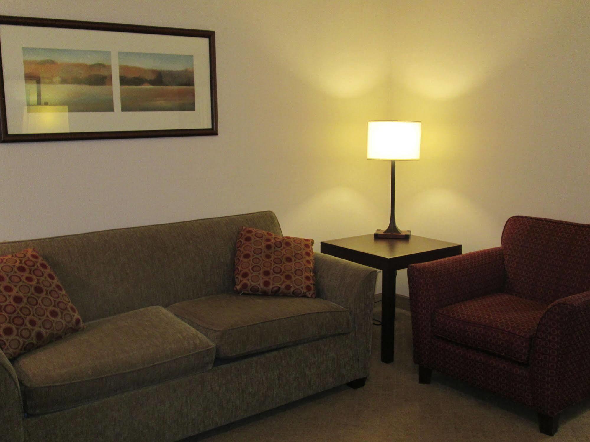 Country Inn & Suites By Radisson, Calgary-Northeast Dış mekan fotoğraf