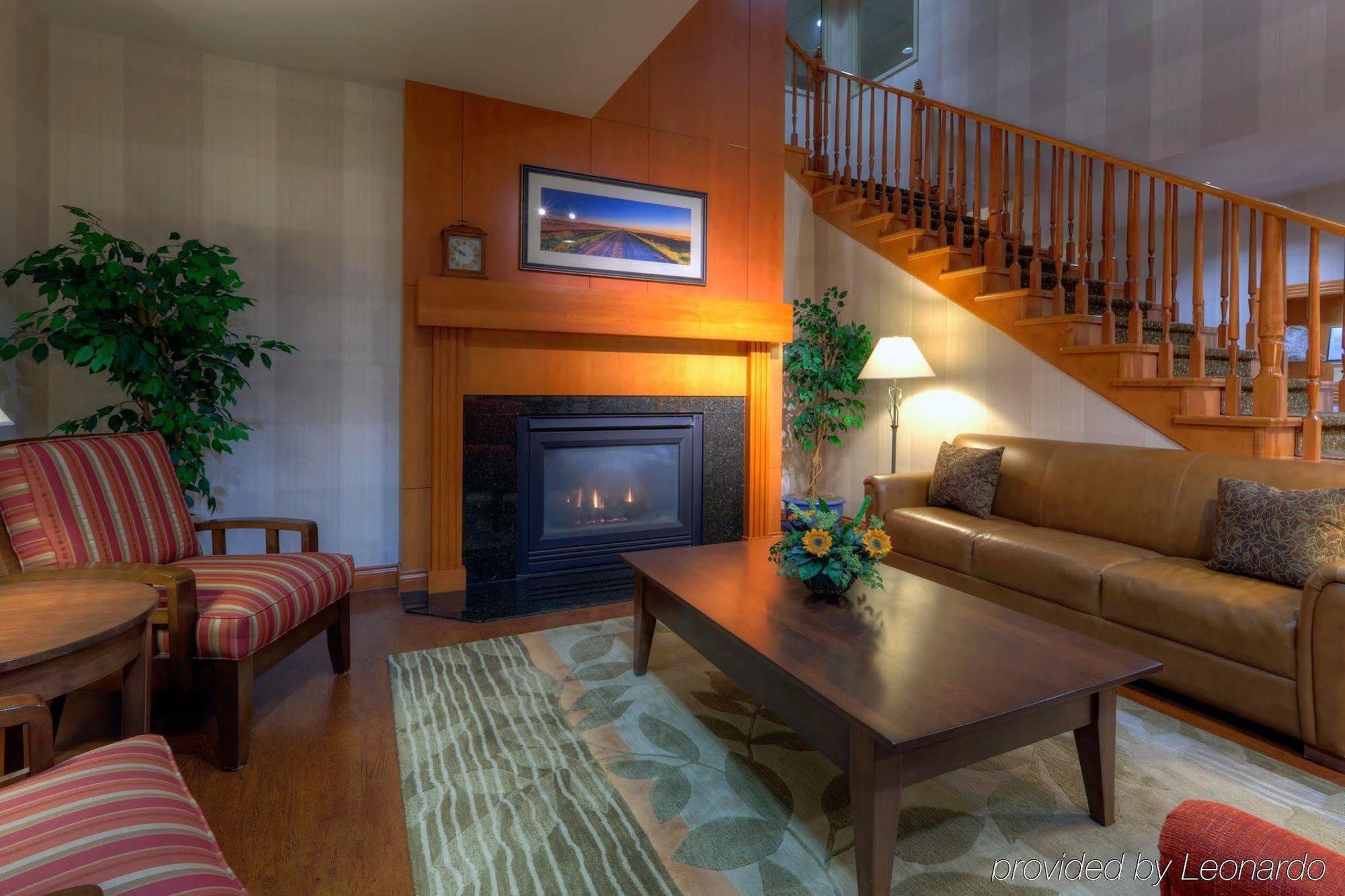 Country Inn & Suites By Radisson, Calgary-Northeast İç mekan fotoğraf